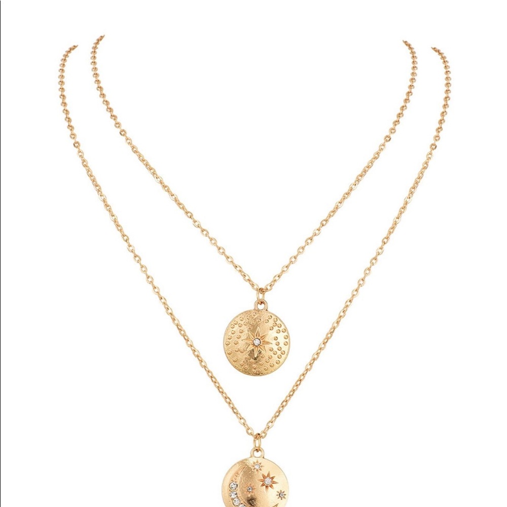1 Left! Gold medallion double layered necklace - Picture 2 of 6